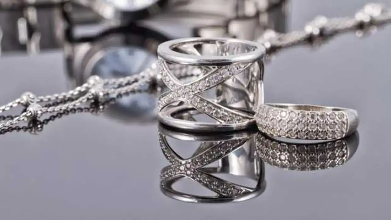 هبوط مفاجئ في تداولات الفضة وعيار 900 يسجل القيمة الأقل بمستهل تعاملات اليوم